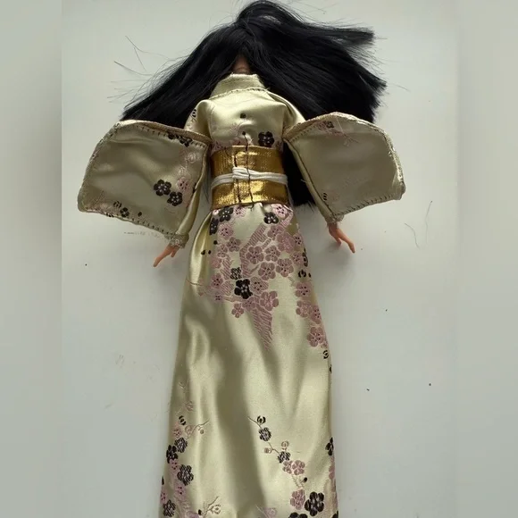 1999 Mattel Japanese Barbie Doll - Picture 5 of 11